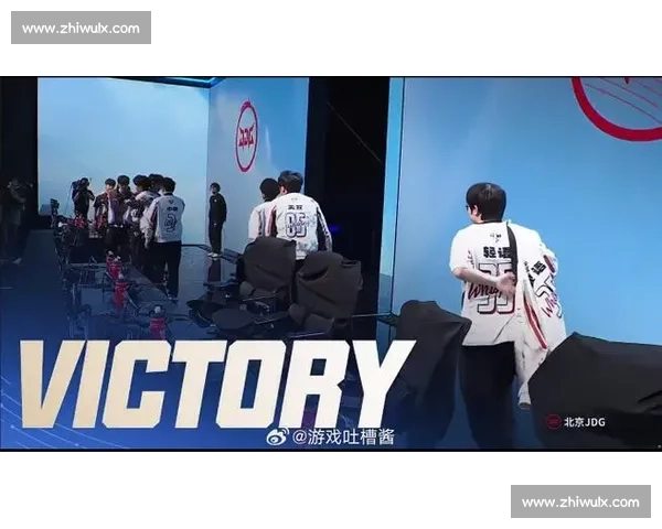 荣耀之光，照亮前路，英雄联盟手游战队出征，势不可挡！